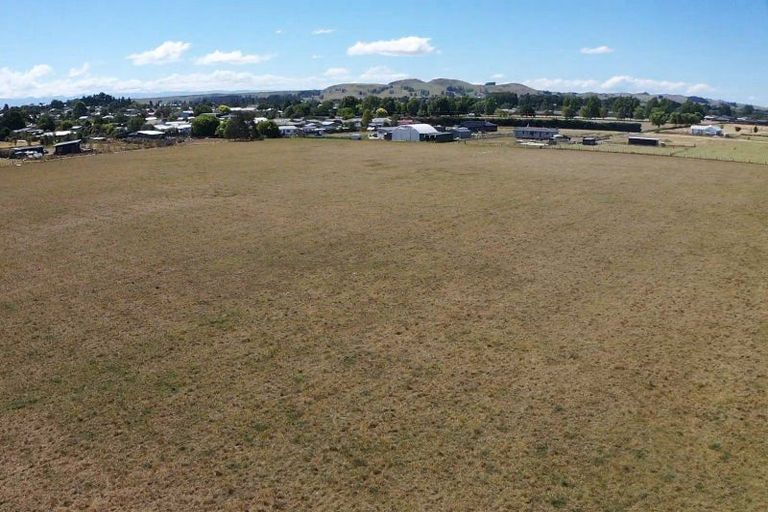 Photo of property in 42 Svenson Road, Waipukurau, 4200