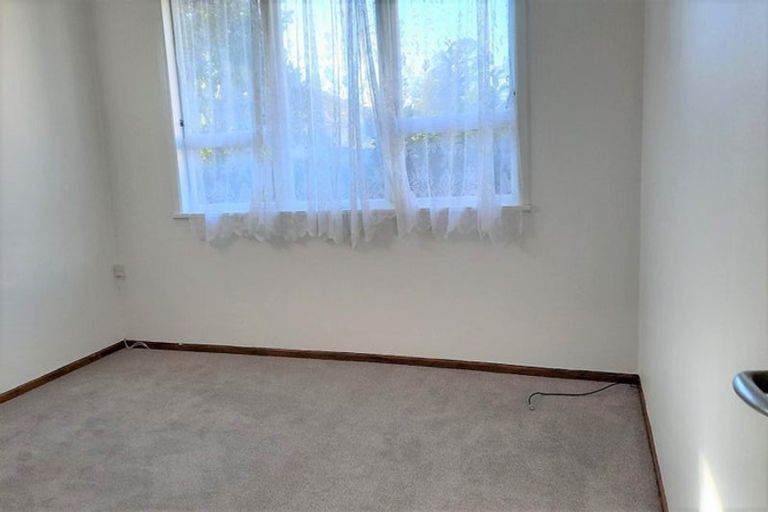 Photo of property in 24 Dellwood Avenue, Henderson, Auckland, 0612