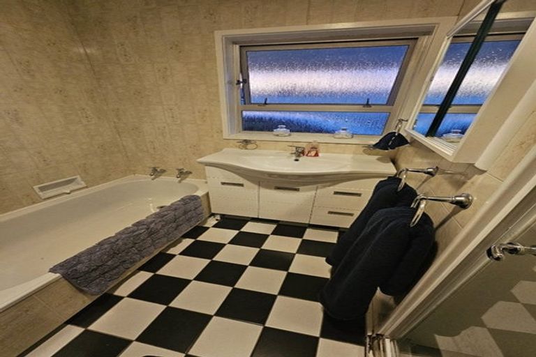 Photo of property in 28 Freyberg Avenue, Tamatea, Napier, 4112