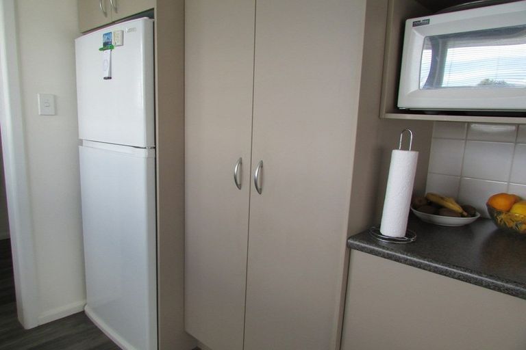 Photo of property in 39 Compton Street, Woolston, Christchurch, 8062