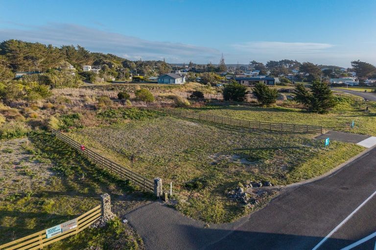 Photo of property in 184 Park Avenue, Waitarere Beach, Levin, 5510