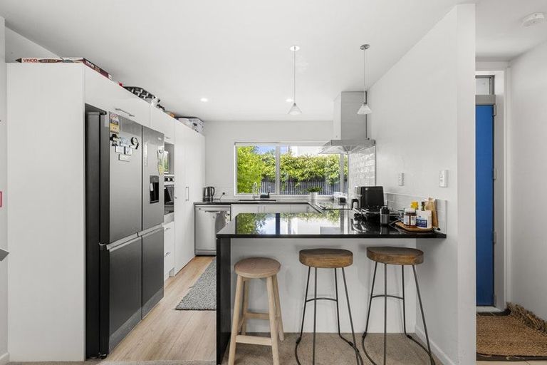 Photo of property in 11 Longueval Lane, Broomfield, Christchurch, 8042