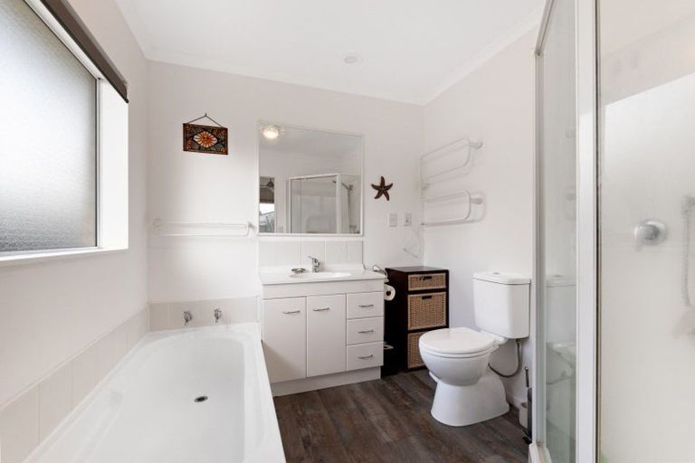 Photo of property in 17 Appaloosa Place, Papamoa Beach, Papamoa, 3118