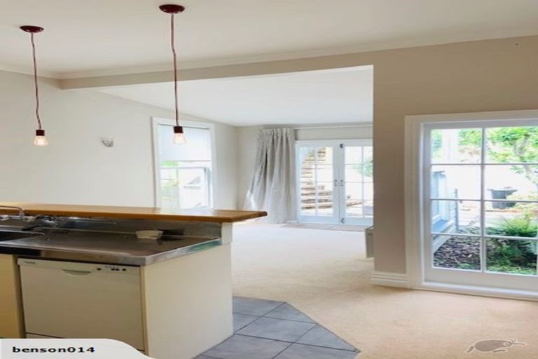 Photo of property in 9 Royal Street, Berhampore, Wellington, 6023