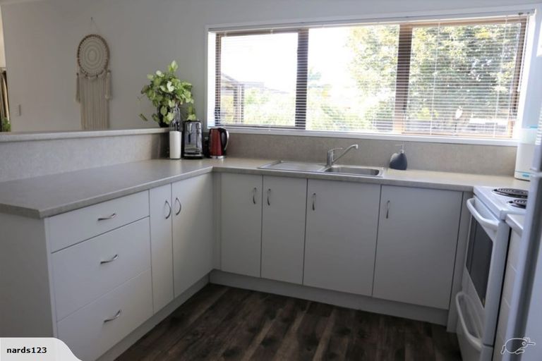 Photo of property in 2/4 Lionel Sharp Place, Pukekohe, 2120