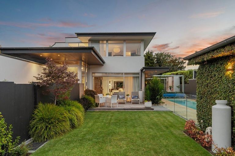 Photo of property in 10 Royds Street, Fendalton, Christchurch, 8014