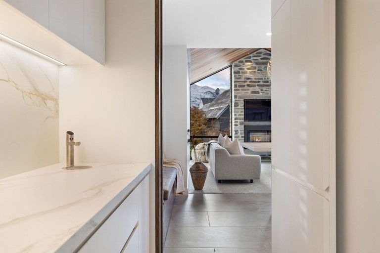 Photo of property in 9c Caernarvon Street, Arrowtown, 9302