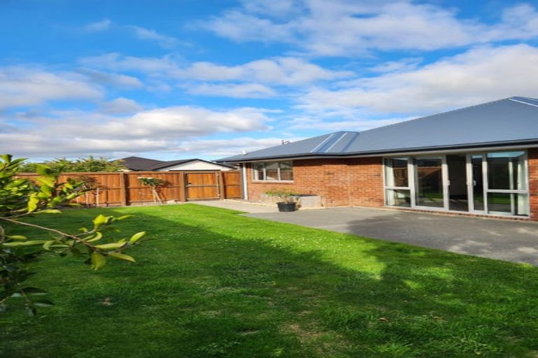 Photo of property in 11 Oakdene Place, Halswell, Christchurch, 8025