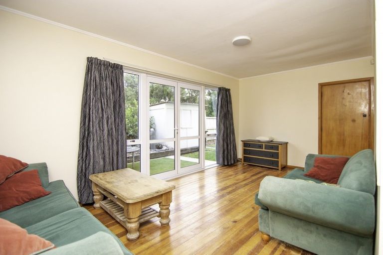 Photo of property in 11 Renfrew Place, Highbury, Palmerston North, 4412