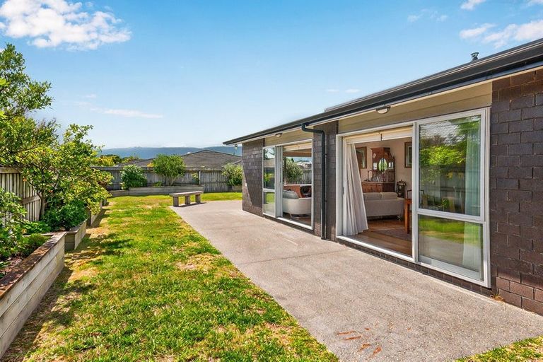 Photo of property in 77 Kotuku Drive, Paraparaumu Beach, Paraparaumu, 5032