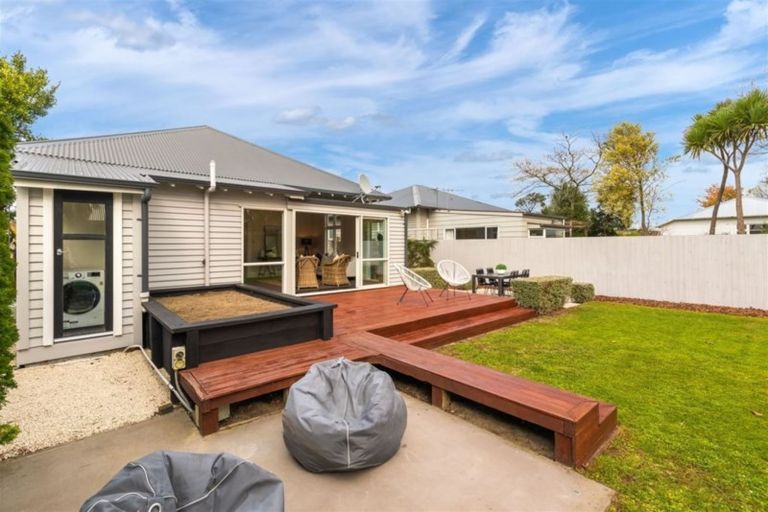 Photo of property in 95 Edward Avenue, Edgeware, Christchurch, 8013