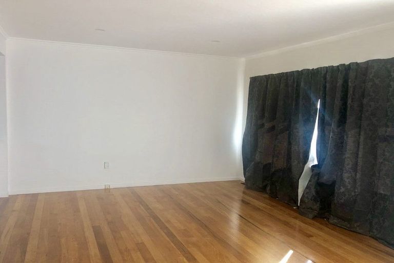 Photo of property in 61 Ocean View Road, Hillcrest, Auckland, 0627