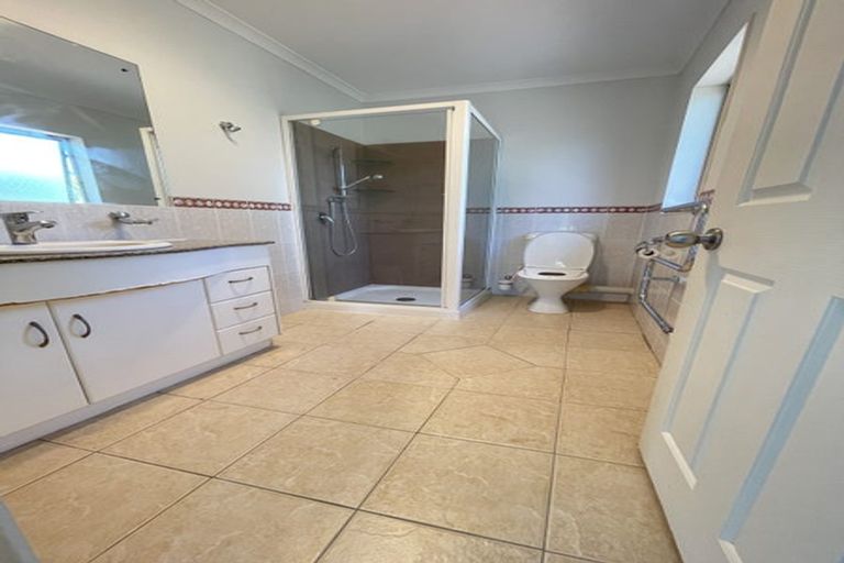 Photo of property in 7 Nier Place, East Tamaki Heights, Auckland, 2016