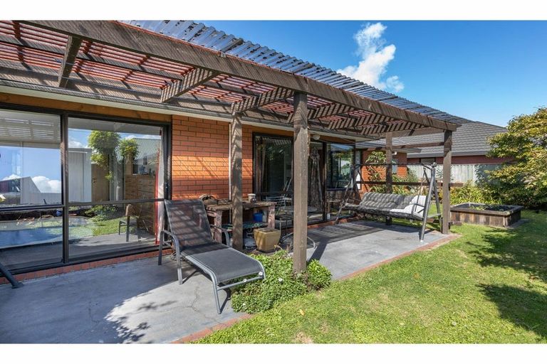 Photo of property in 22 Briarmont Street, Avondale, Christchurch, 8061