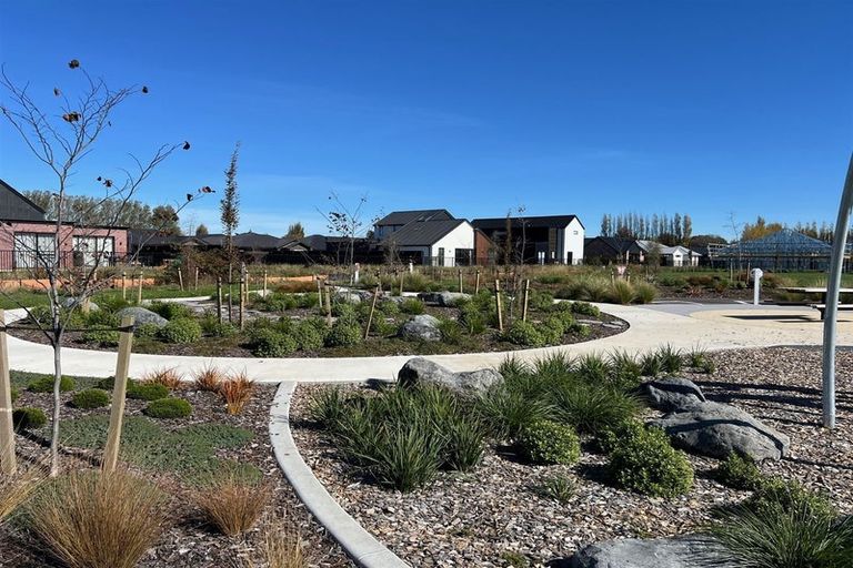 Photo of property in 18 Oakmill Drive, Casebrook, Christchurch, 8051