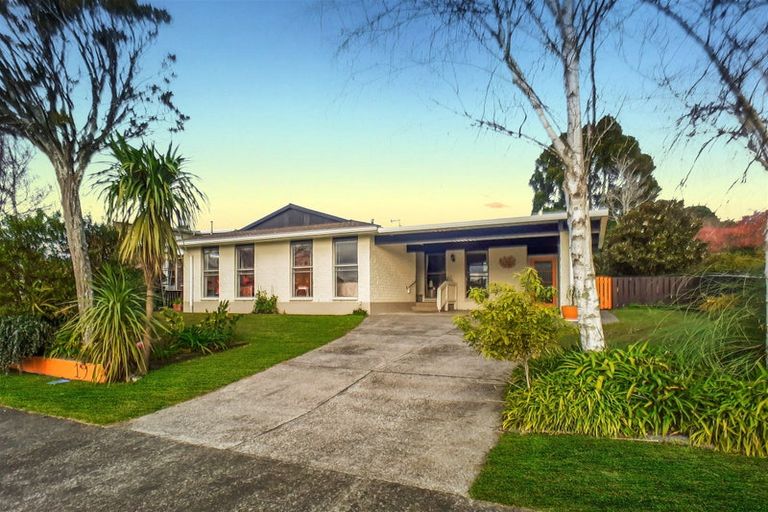 Photo of property in 19 Wesley Avenue, Frankleigh Park, New Plymouth, 4310
