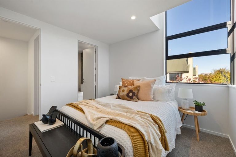 Photo of property in 2/90 Browns Road, St Albans, Christchurch, 8014