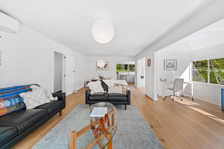 Photo of property in 217 Motutara Road, Muriwai, Waimauku, 0881