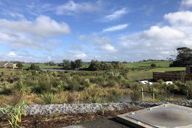 Photo of property in 63 Hayfield Way, Karaka, Papakura, 2113