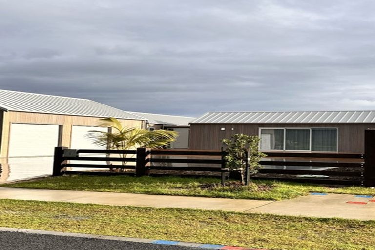 Photo of property in 218 Hamiora Street, Matarangi, 3592