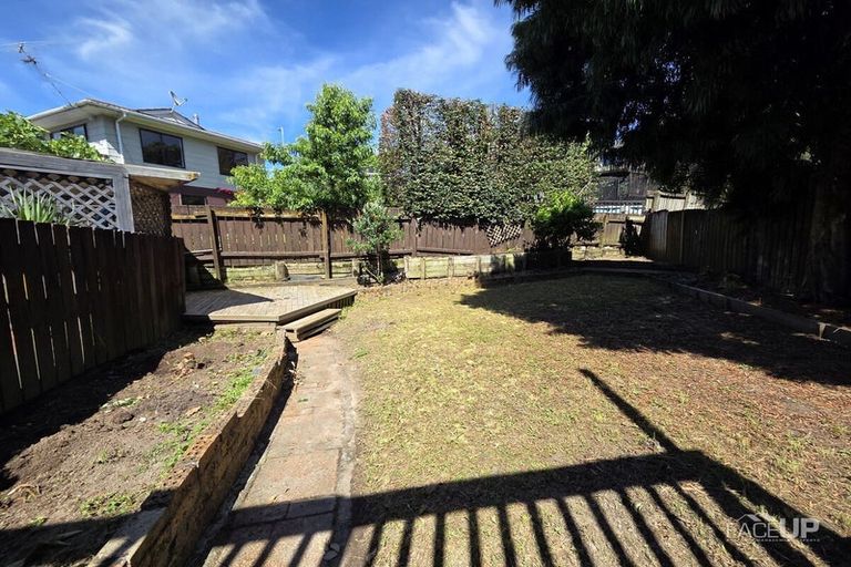 Photo of property in 1/179 Wiseley Road, West Harbour, Auckland, 0618