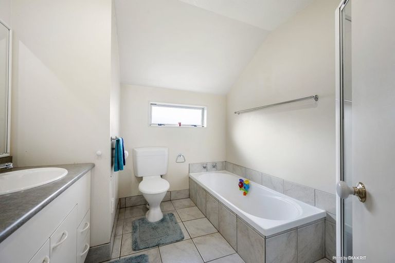 Photo of property in 9f2 Braemar Terrace, Johnsonville, Wellington, 6037