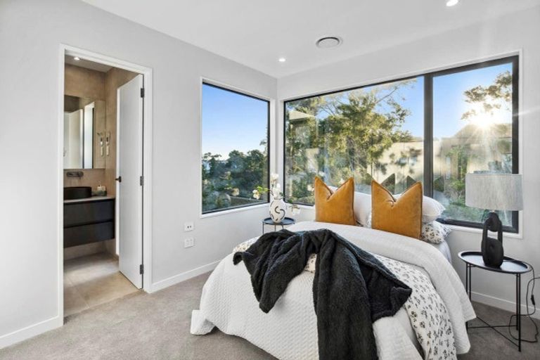 Photo of property in 22 Pukeko Road, Hobsonville, 0616