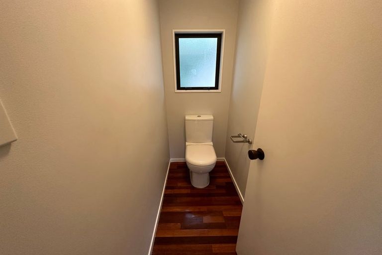 Photo of property in 6 Nielsen Place, Massey, Auckland, 0614