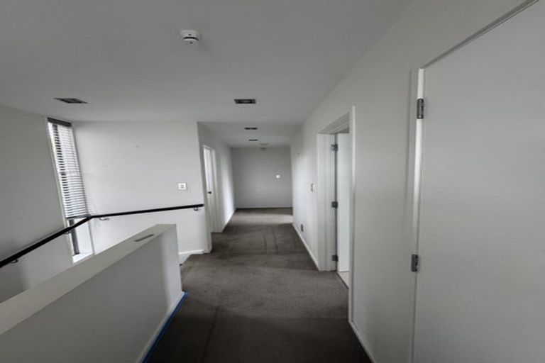 Photo of property in 77 Kittiwake Drive, Schnapper Rock, Auckland, 0632