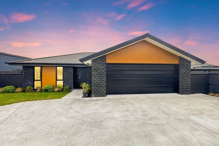Photo of property in 8 Rahme Crescent, Kaiapoi, 7630