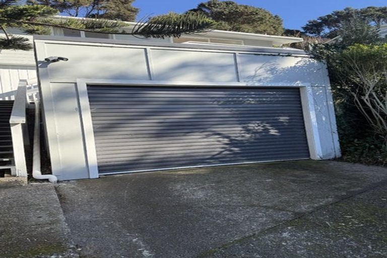 Photo of property in 12 Chartwell Drive, Crofton Downs, Wellington, 6035