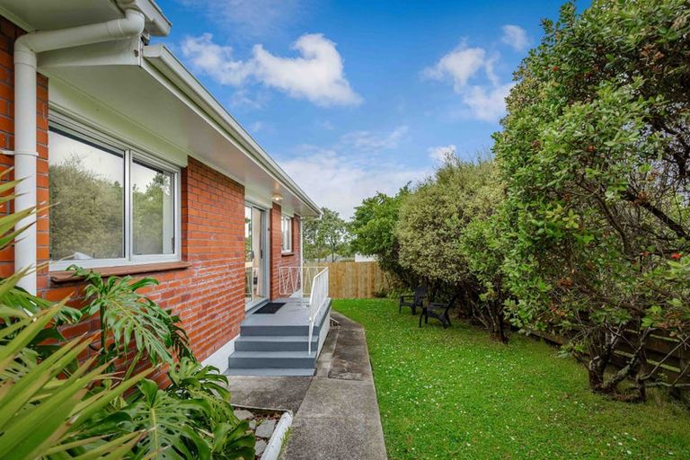 Photo of property in 3/81 Hutchinson Avenue, New Lynn, Auckland, 0600