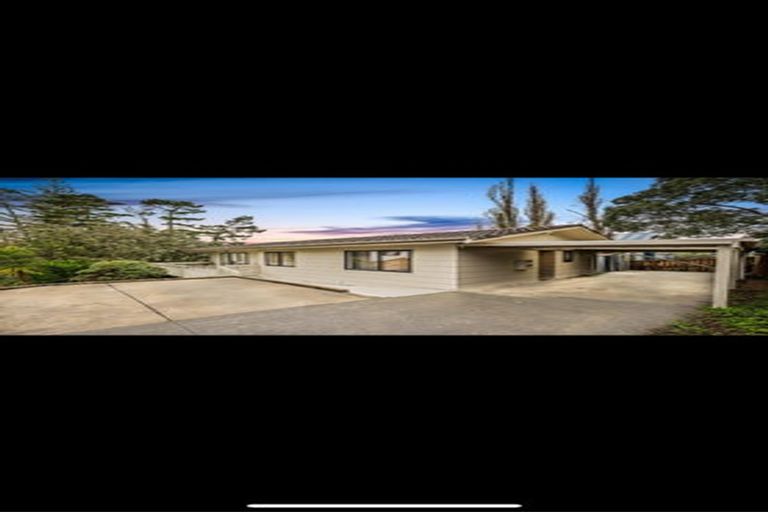 Photo of property in 3 Fernhaven Place, Massey, Auckland, 0614