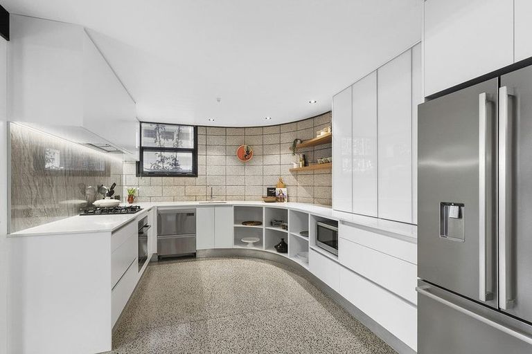 Photo of property in 377a Karaka Bay Road, Karaka Bays, Wellington, 6022