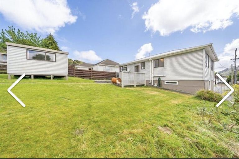 Photo of property in 17 Mcgowan Road, Wainuiomata, Lower Hutt, 5014