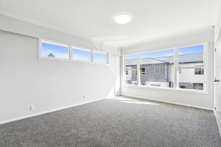 Photo of property in 70 Clevedon Road, Papakura, 2110