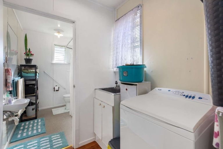 Photo of property in 38 Hand Road, Helensville, 0800