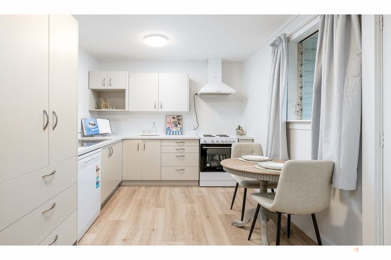 Photo of property in 98 High Street, Waimate, 7924