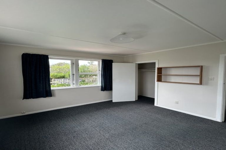Photo of property in 12 Huntingdon Street, Northland, Wellington, 6012