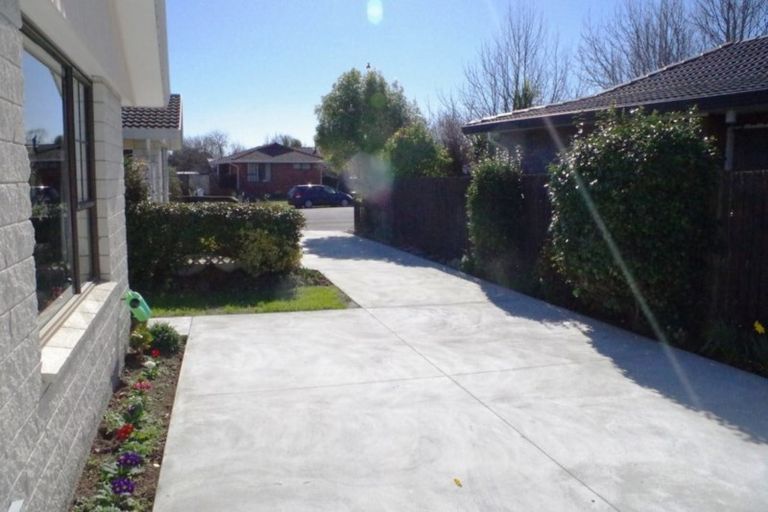 Photo of property in 14 Resolution Place, Bryndwr, Christchurch, 8053