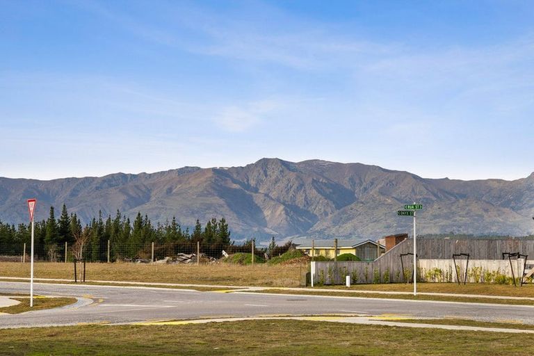 Photo of property in 12 Onyx Street, Albert Town, 9305