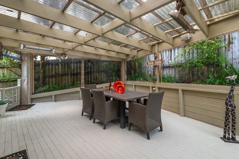 Photo of property in 2/8 Bundoran Way, Pinehill, Auckland, 0632