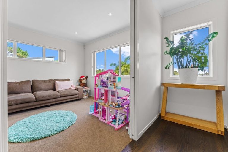 Photo of property in 10a Mackay Drive, Greenhithe, Auckland, 0632