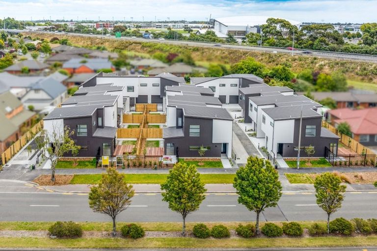 Photo of property in 115a Lincoln Road, Addington, Christchurch, 8024
