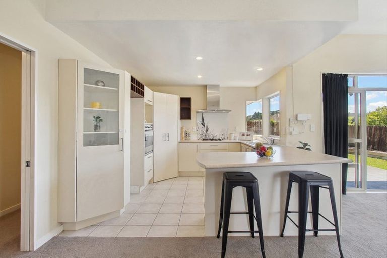 Photo of property in 50 Highfields Terrace, Henderson, Auckland, 0612