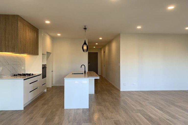 Photo of property in 115 Waekahu Road, Westgate, 0814