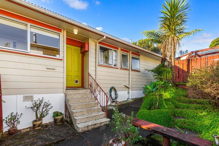 Photo of property in 6 Hewlett Road, Massey, Auckland, 0614