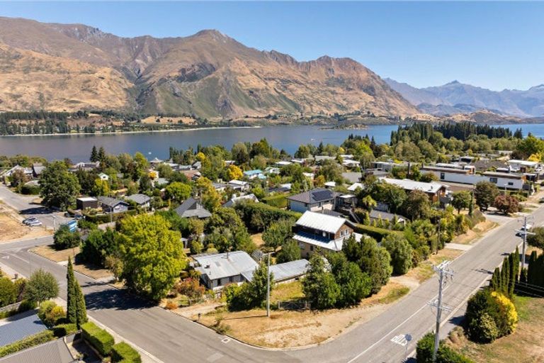 Photo of property in 6 Matai Road, Wanaka, 9305