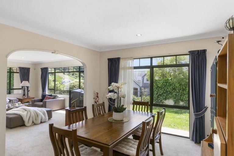 Photo of property in 2 Ridley Green, Churton Park, Wellington, 6037