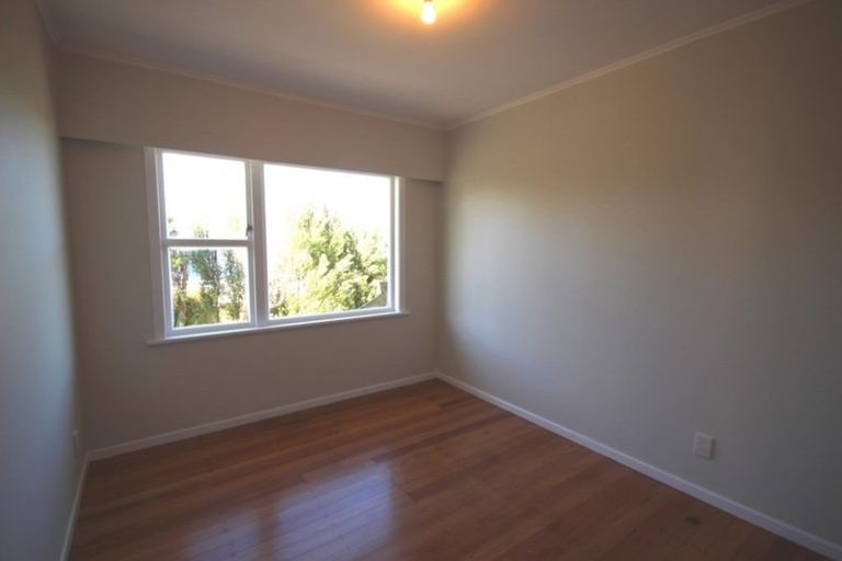 Photo of property in 49 Stewart Drive, Newlands, Wellington, 6037